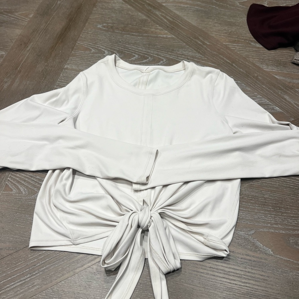 Lululemon tie front long sleeve top. Ivory size 4 very flattering